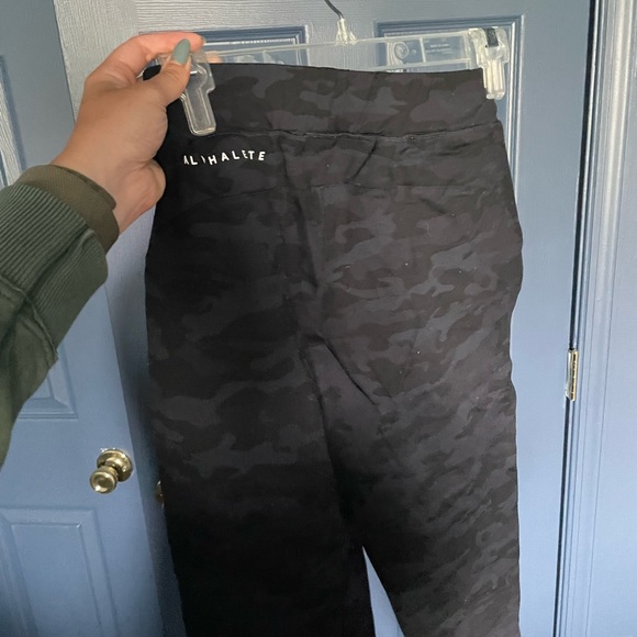 ALPHALETE BLUE CAMO JOGGERS - Picture 2 of 2